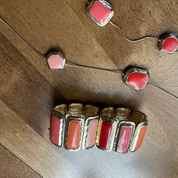 Necklace and bracelet set, orange/salmon pink - Picture 3 of 5